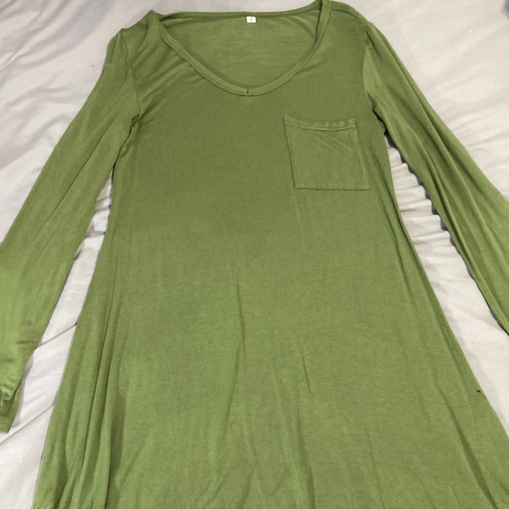 Green dress with pocket